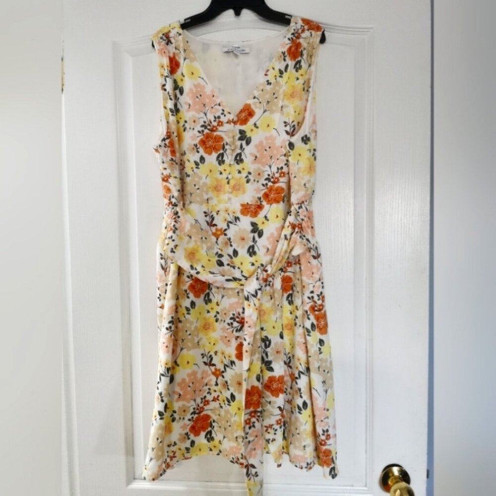 41 Hawthorn summer dress size XL Floral patern yellow orange green.